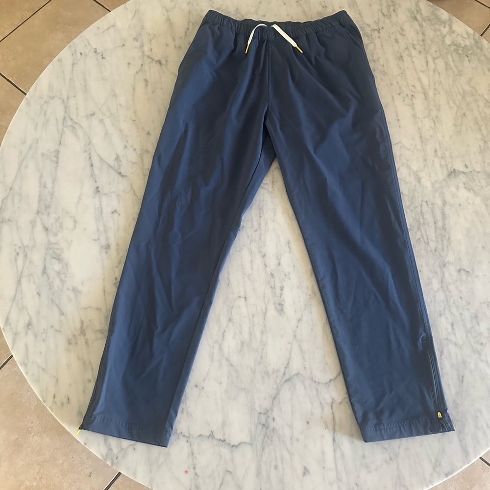 Oliver’s pants